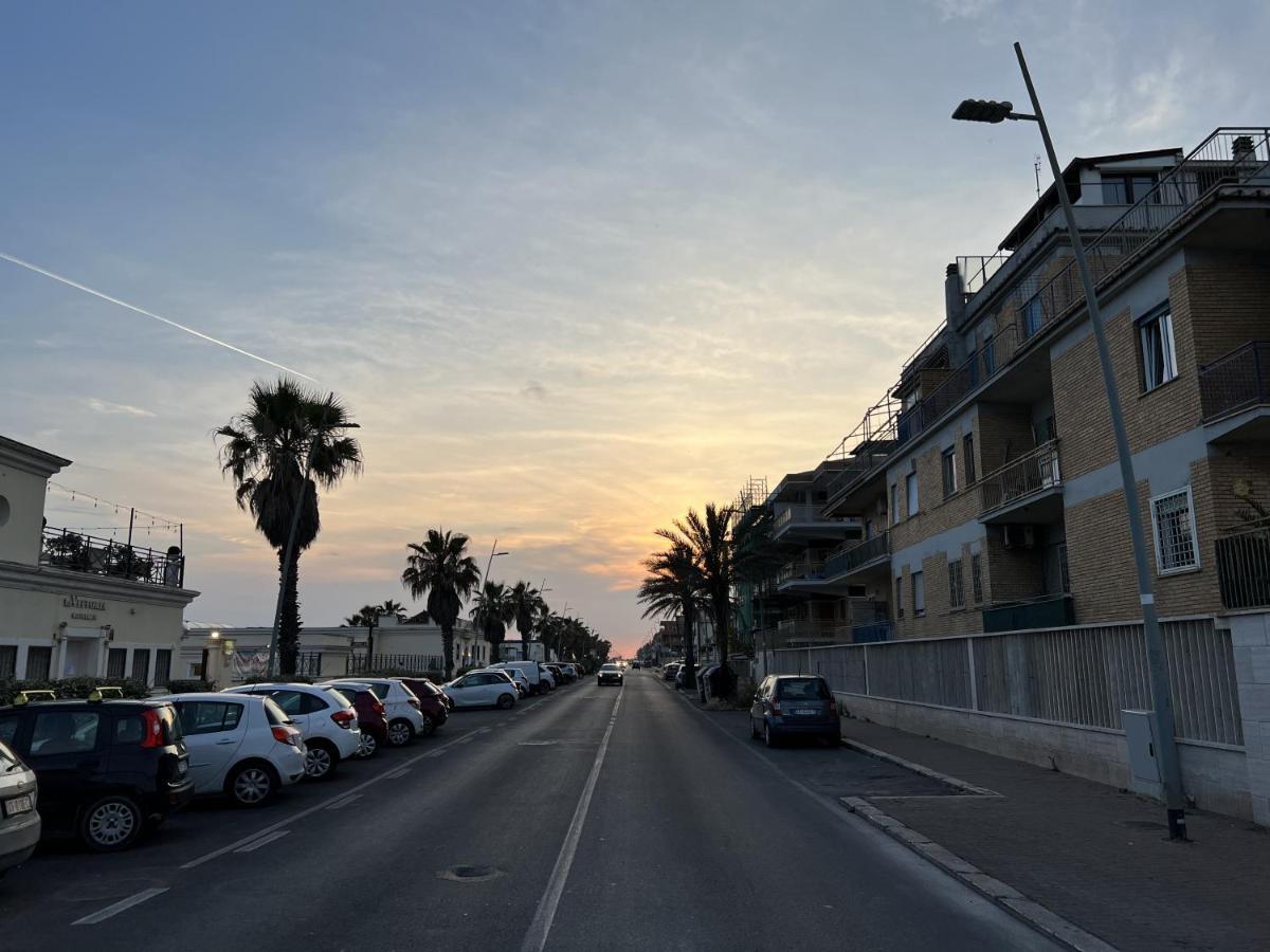 Lotus - Appartamento Sul Mare A Ostia Con Giardino Relax Dış mekan fotoğraf